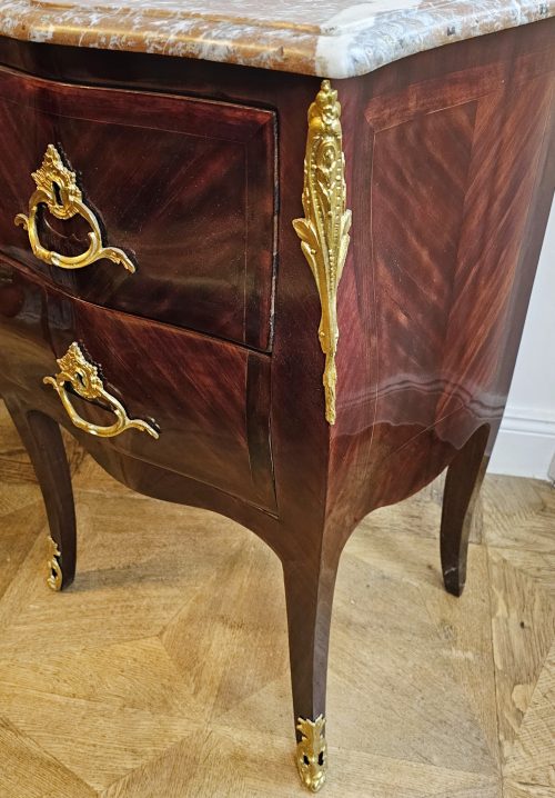 Kommode Rokoko Frankreich Louis XV gestempelt OLIVIER