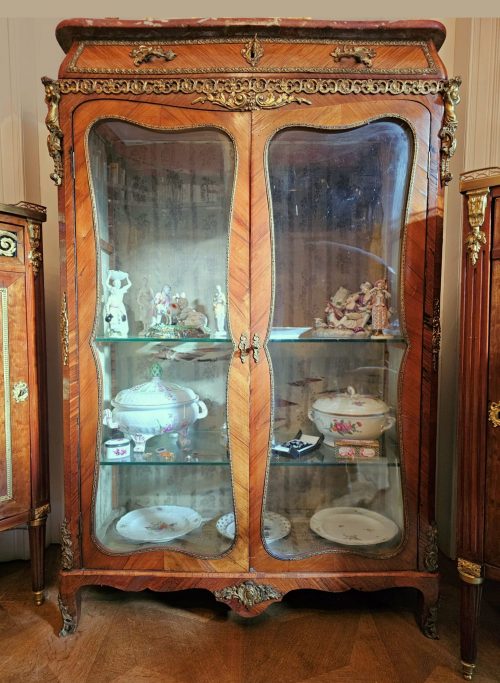 Vitrine Rokoko Louis XV Frankreich um 1760 gestempelt ROUSSEL