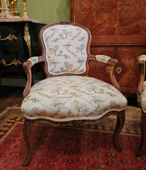 Alternative view of Fauteuils Sessel Rokoko Louis XV um 1750