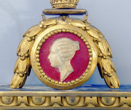 Carteluhr Klassizismus Schweden Ende 18.Jh. mit Portraitmedaillon der Königin Friederike von Schweden (1797-1809) signiert Joh. Nyberg Stockholm