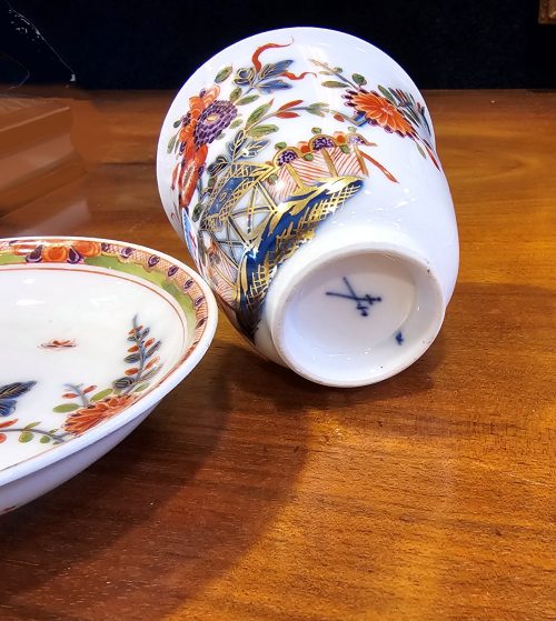 Alternative view of Koppchen Tasse mit Untertasse Tischchenmuster