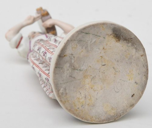 Junges Mädchen mit Tamburin Zürich Porzellan um 1785