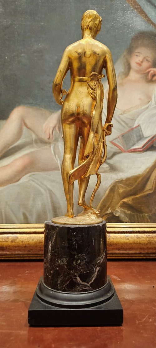 Diana feuervergoldete Bronze auf Marmorsäule Frankreich Empire um 1825