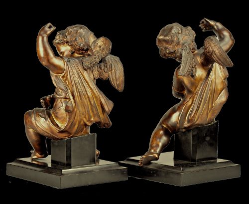 Paar Bronzeplastiken Rokoko Sitzende Engel Jean-Baptiste Pigalle Louis XV um 1750