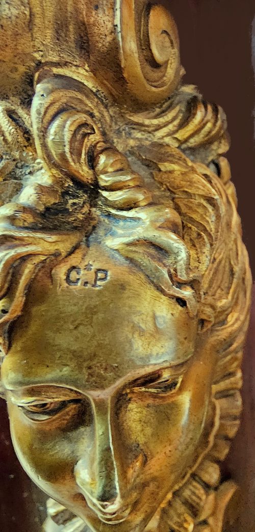 Hochbedeutende Encoignure Rokoko Frankreich Louis XV gestempelt BERNARD und GOUTHIÈRE