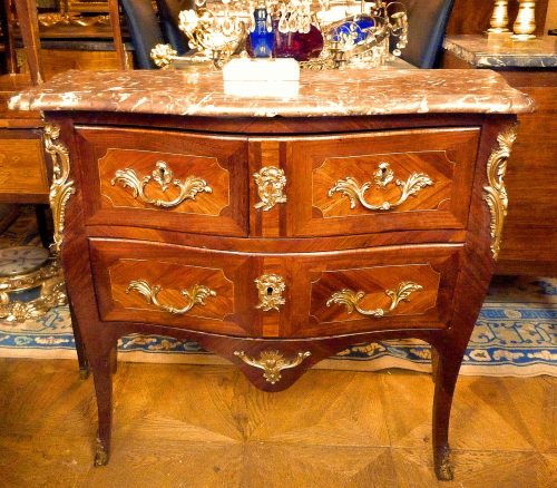 Alternative view of Kommode Rokoko Frankreich Louis XV gestempelt FROMAGEAU