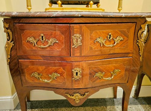 Kommode Rokoko Frankreich Louis XV gestempelt FROMAGEAU