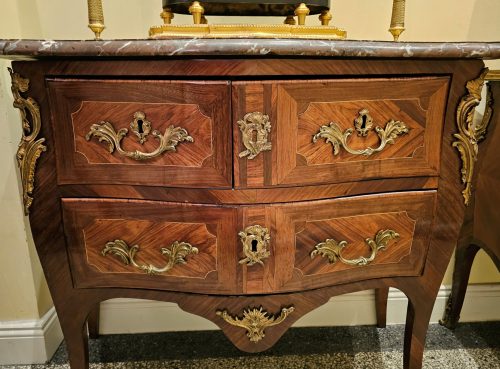 Kommode Rokoko Frankreich Louis XV gestempelt FROMAGEAU