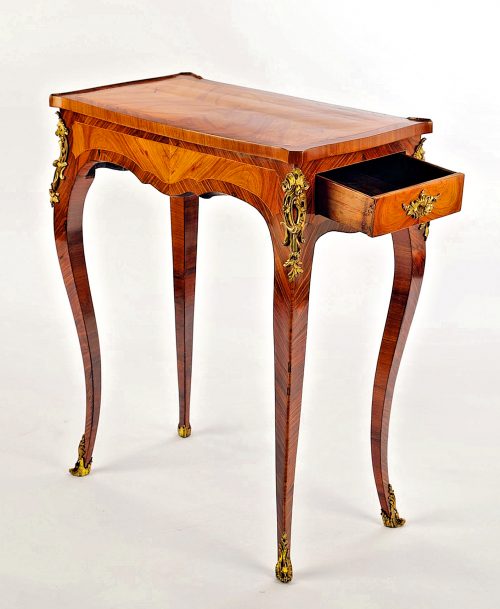 Beistelltisch Rokoko Table de salon Louis XV Frankreich um 1760 Jacques Dubois attr.