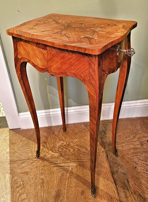 Beistelltisch Rokoko Gueridon Frankreich Louis XV gestempelt I.DUBOIS um 1760