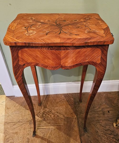 Beistelltisch Rokoko Gueridon Frankreich Louis XV gestempelt I.DUBOIS um 1760