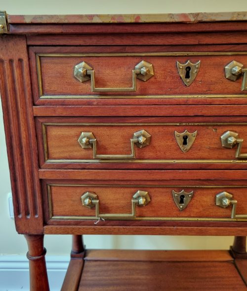 Beistelltisch Klassizismus Gueridon Frankreich Louis XVI Klassizismus um 1780