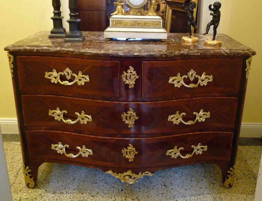 Kommode Barock Frankreich Louis XV Regence gestempelt COULON Provenienz: Chateau Seigneley