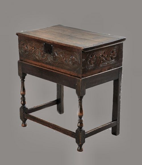 Alternative view of Kassettte für Urkunden Mittelalter 13.Jh. / 14.Jh.