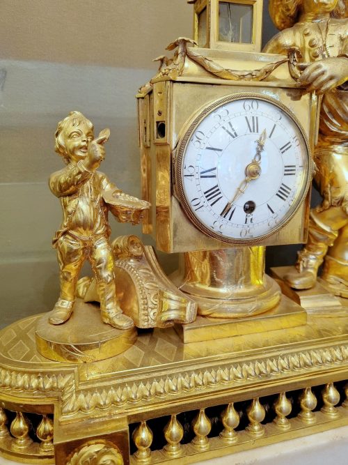 Äußerst seltene Pendule à lanterne magique Frankreich Louis XVI um 1780 H. 38 cm