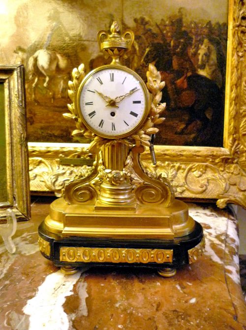 Pendule Tischuhr Frankreich Louis XVI um 1780 das Uhrwerk signiert G.DESCOMBES