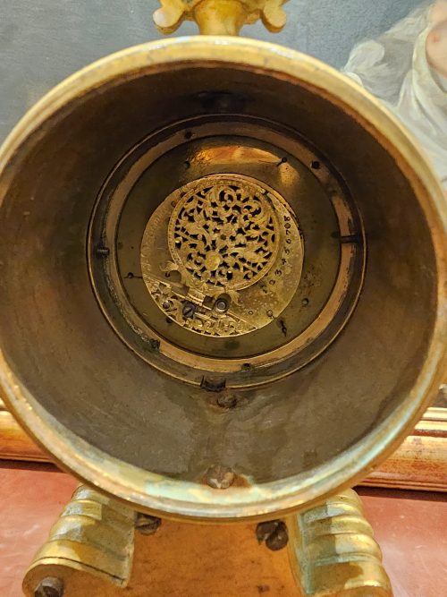 Pendule Tischuhr Frankreich Louis XVI um 1780 das Uhrwerk signiert G.DESCOMBES