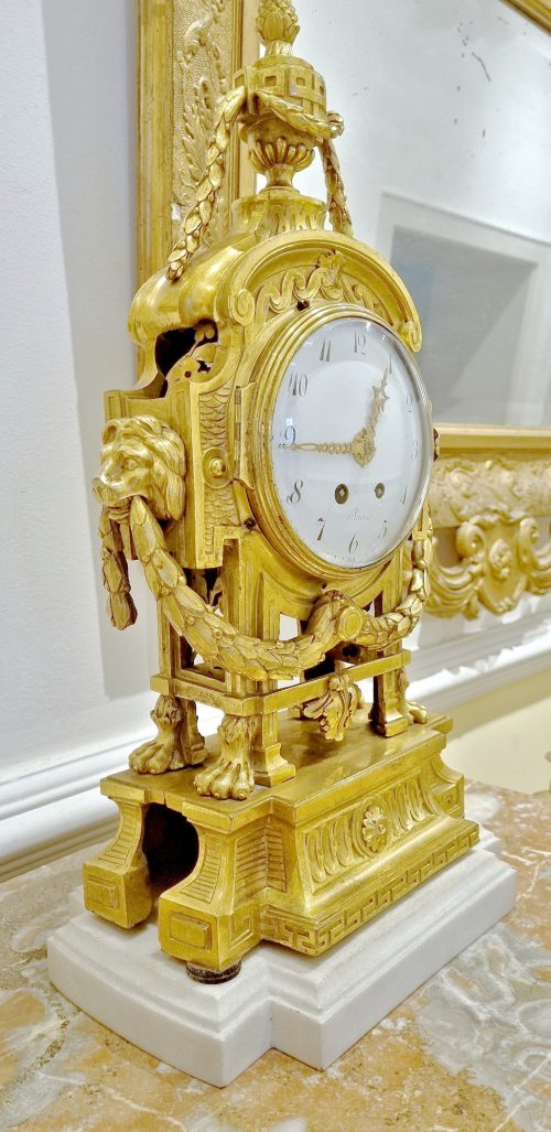 Äußerst seltene Kaminuhr mit originalem Wecker Klassizismus Pendule Frankreich Louis XVI um 1770 das Modell Robert Osmond attr.