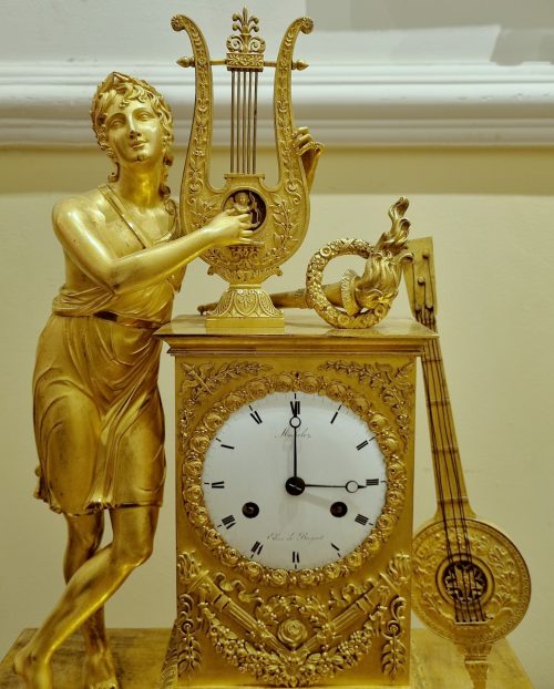 Alternative view of Kaminuhr Empire Pendule das Gehäuse Louis-Stanislas Lenoir-Ravrio  Paris um 1820 Uhrwerk bezeichnet Charles Joseph Marie Michelez