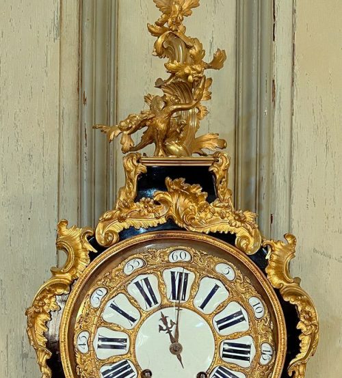 Alternative view of Carteluhr Rokoko Cartel Frankreich Louis XV Schwarzlack um 1750 gestempelt MONTMORENCY unter Herzogskrone - Provenienz: Herzöge von Montmorency