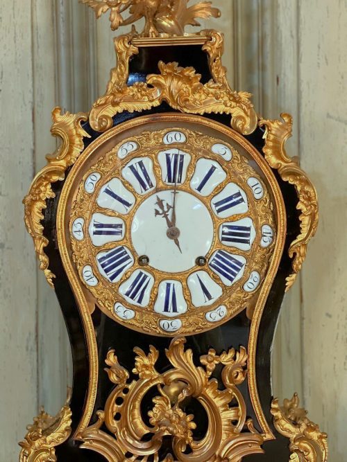 Carteluhr Rokoko Cartel Frankreich Louis XV Schwarzlack um 1750 gestempelt MONTMORENCY unter Herzogskrone - Provenienz: Herzöge von Montmorency