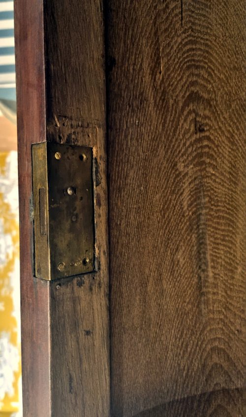 Kommoden Klassizismus Louis XVI Eckhalbschränke Encoignures Frankreich