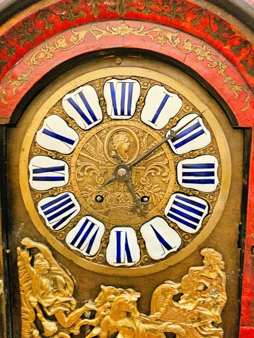 Königliche Pendule Boulle Marqueterie mit Portrait von Ludwig XIV. Frankreich Louis XIV Barock Um 1700