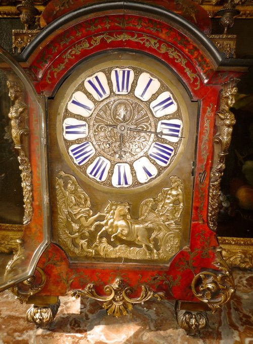 Königliche Pendule Boulle Marqueterie mit Portrait von Ludwig XIV. Frankreich Louis XIV Barock Um 1700