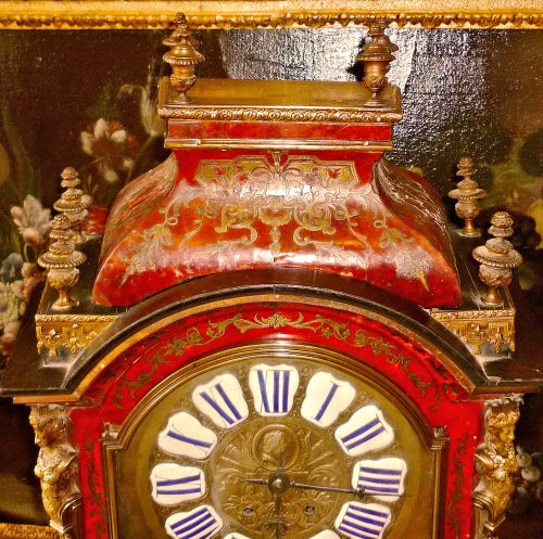 Königliche Pendule Boulle Marqueterie mit Portrait von Ludwig XIV. Frankreich Louis XIV Barock Um 1700