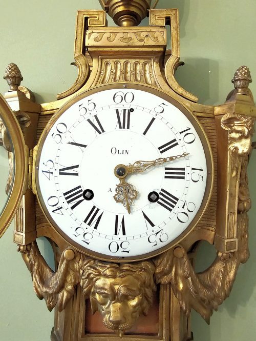 Carteluhr "au vase" Klassizismus Louis XVI der Entwurf von J.C. DELAFOSSE das Zifferblatt sign. OLIN A PARIS