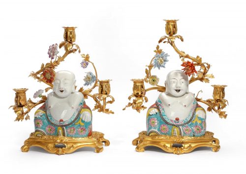 Alternative view of Hochbedeutendes Kerzenständer Paar Rokoko Louis XV um 1750 Buddhas Yongzheng (1723-1735)  - die Porzellanblüten  Vincennes um 1745