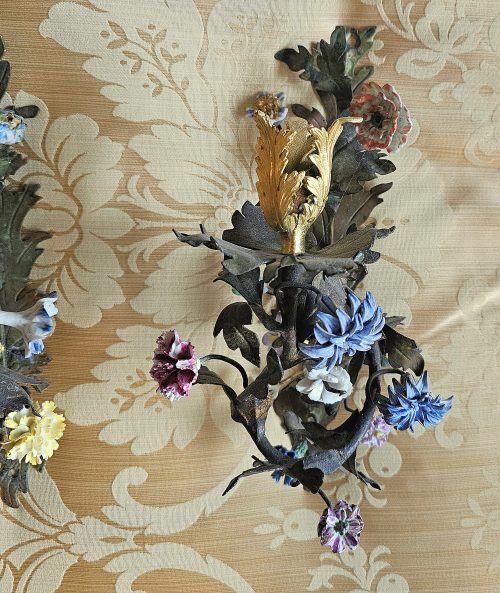 PAAR APPLIKEN mit Porzellanblüten Vincennes FRANKREICH LOUIS XV Rokoko um 1750