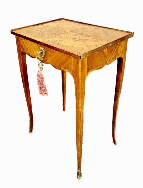 Beistelltisch Rokoko Gueridon Table de salon Louis XV Frankreich um 1760