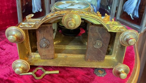 Kaminuhr Klassizismus Pendule Louis XVI Frankreich das Porzellan Sèvres „Bleu Céleste“ um 1790