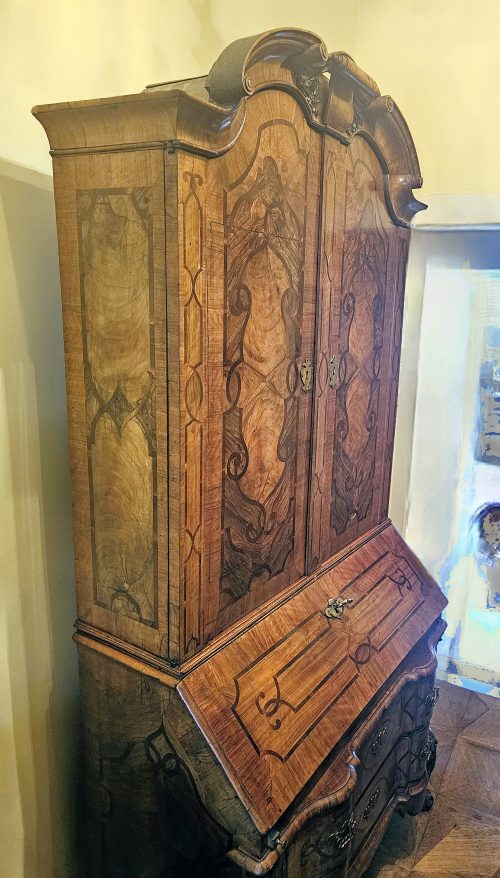 Bedeutender Sekretär Aufsatzschreibschrank Schreibschrank Barock Mainfranken Würzburg Carl Maximilian Mattern Umkreis um 1740 H. 230 cm, Br. 105 cm, T. 55 cm