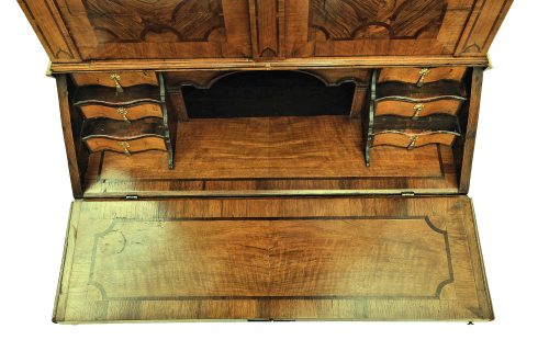 Bedeutender Sekretär Aufsatzschreibschrank Schreibschrank Barock Mainfranken Würzburg Carl Maximilian Mattern Umkreis um 1740 H. 230 cm, Br. 105 cm, T. 55 cm