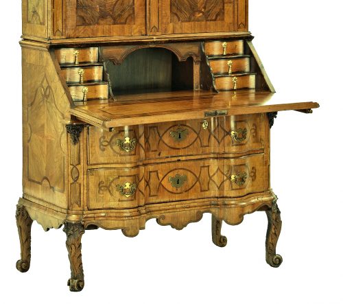 Bedeutender Sekretär Aufsatzschreibschrank Schreibschrank Barock Mainfranken Würzburg Carl Maximilian Mattern Umkreis um 1740 H. 230 cm, Br. 105 cm, T. 55 cm