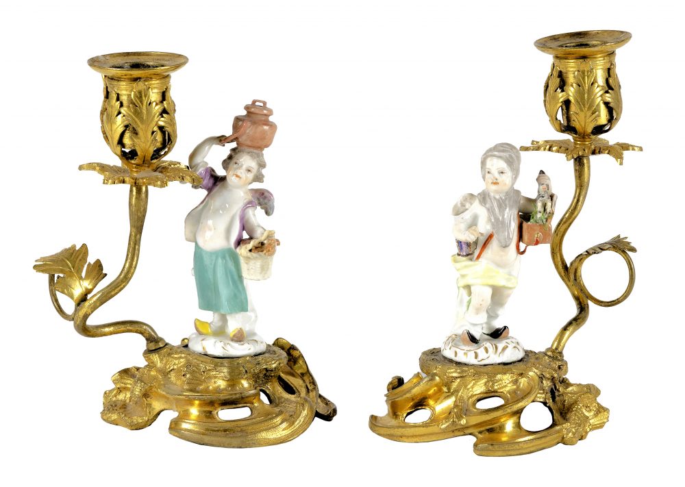 Tischleuchter Kerzenhalter Rokoko Meissen  Porzellan Bronzemontierungen Frankreich Louis XV um 1760  Murmeltier-Verkäuferin und Brotverkäufer aus der Serie "Verkleidete Amoretten"  von Michel Victor Acier