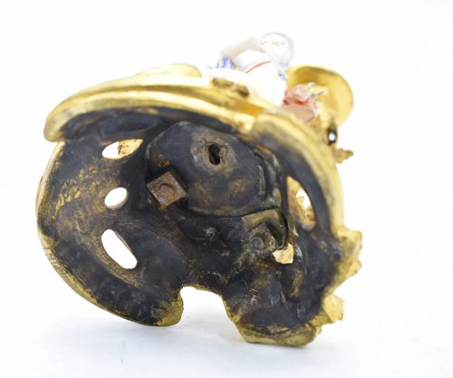 Tischleuchter Kerzenhalter Rokoko Meissen Porzellan Bronzemontierungen Frankreich Louis XV um 1760 Murmeltier-Verkäuferin und Brotverkäufer aus der Serie "Verkleidete Amoretten" von Michel Victor Acier