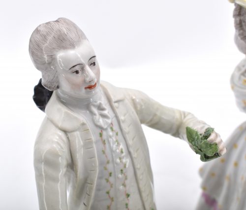 Frühling aus einer Serie von Jahreszeitenfiguren Wallendorf Porzellan um 1780 Modelleur Johann Heinrich Haag attr. H. 28,5 cm