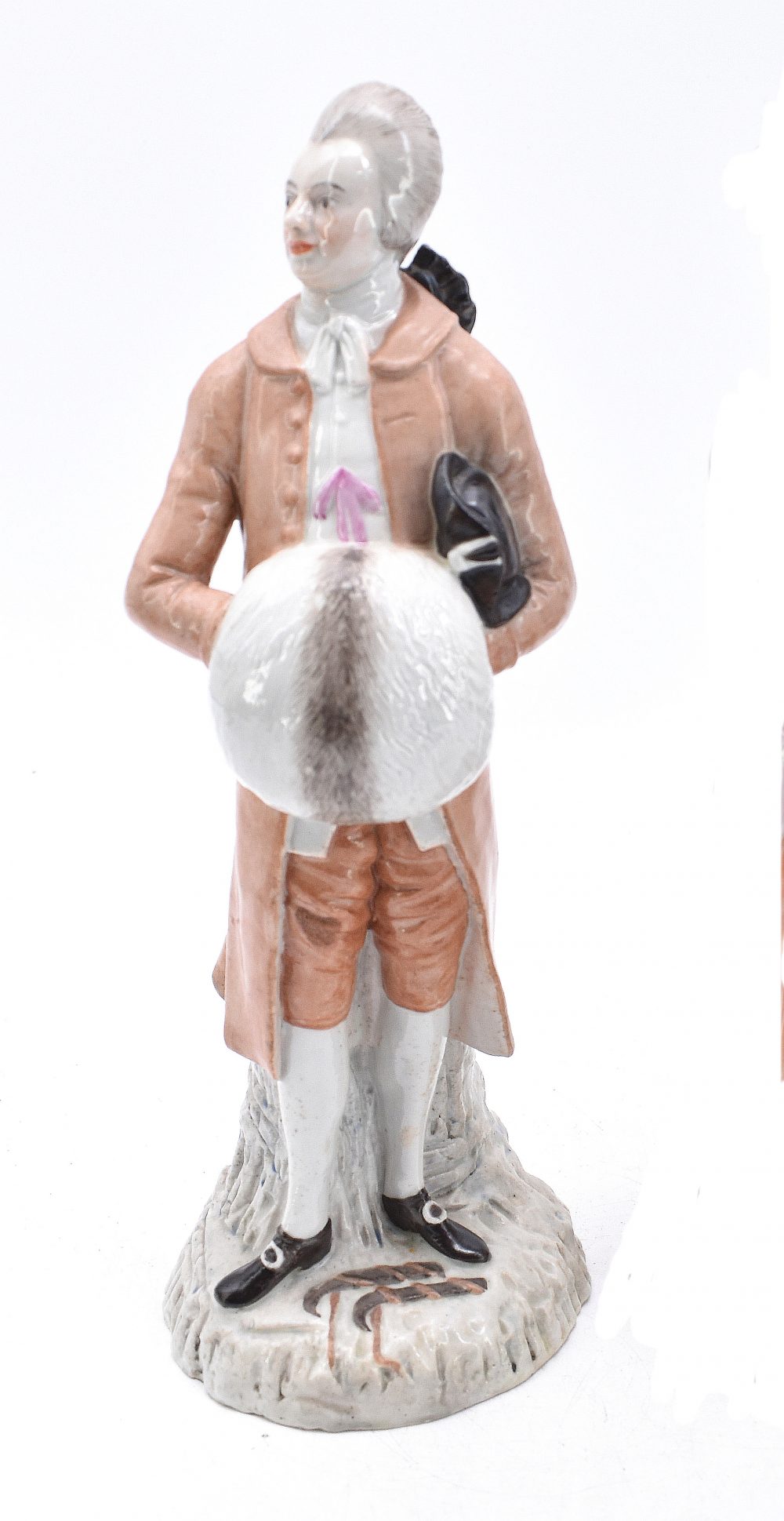 Winter aus einer Serie von Jahreszeitenfiguren Wallendorf Porzellan um 1780 Modelleur Johann Heinrich Haag attr.  H. 29,5 cm