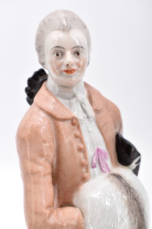 Winter aus einer Serie von Jahreszeitenfiguren Wallendorf Porzellan um 1780 Modelleur Johann Heinrich Haag attr. H. 29,5 cm