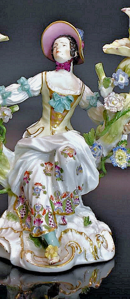 Meißen Porzellan um 1760 Modell von Johann Joachim Kaendler Leuchter zwei-armig mit Gärtnerin Höhe 20 cm – Bild 3