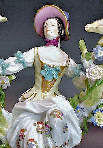 Alternative view of Meißen Porzellan um 1760 Modell von Johann Joachim Kaendler  Leuchter zwei-armig mit Gärtnerin  Höhe 20 cm