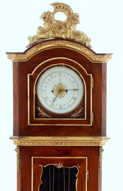 Standuhr Rokoko Dänemark Mathias Ortmann (1692 - 1757) attr. um 1750 Das Zifferblatt monogrammiert JCP H. 244 cm.