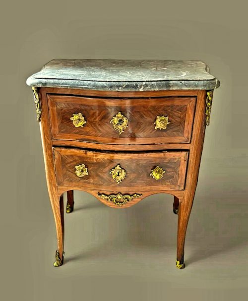 Kommode Rokoko Louis XV Frankreich um 1750 gestempelt MARCHAND  H. 83 cm, Br. 70 cm, T. 47 cm  Nicolas Jean Marchand geboren 1697 - Maître um 1735