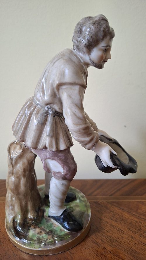 Russland Porzellan Porzellanmanufaktur Gardner attr. um 1830 Bettler H. 14,8 cm