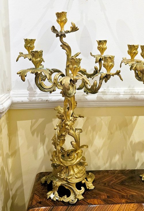 Kandelaber Leuchter Girandole Rokoko Louis XV H. 62 cm. Monogramm AAA