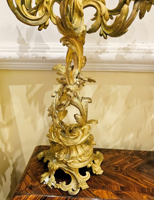 Kandelaber Leuchter Girandole Rokoko Louis XV H. 62 cm. Monogramm AAA