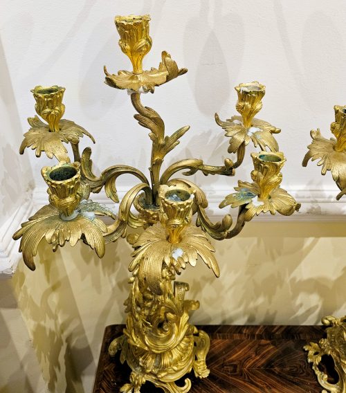 Kandelaber Leuchter Girandole Rokoko Louis XV H. 62 cm. Monogramm AAA